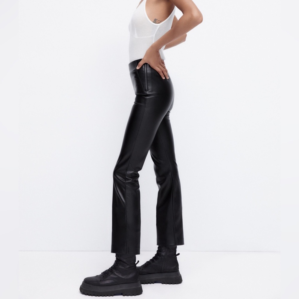 ZARA Mini Flared Faux Leather Leggings 🖤 black, size Large 🖤 NWT